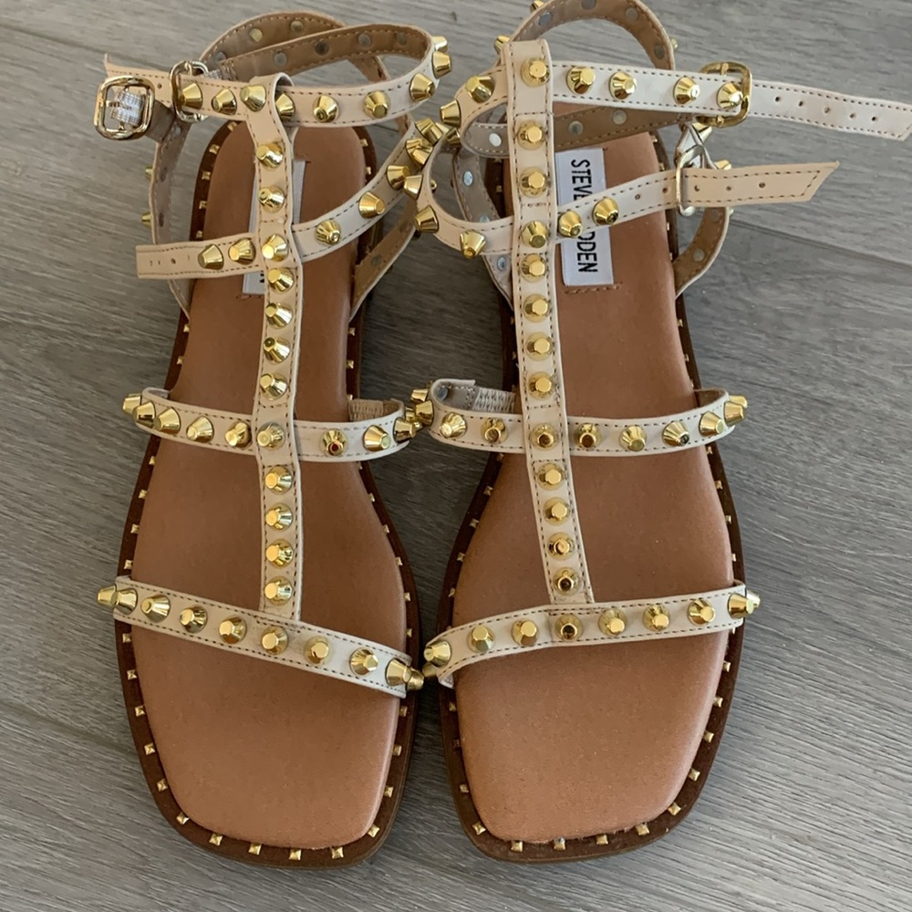 Strappy ankle straps studded gladiator type flat sandals new in box beautiful